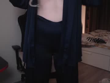 lucy_littleangle hot cam