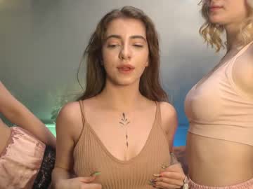 hot cam girl yours_lola image #989977