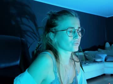 hot cam girl linellali image #1920164