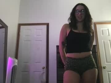 hot cam girl heyyitskhloe image #4636309
