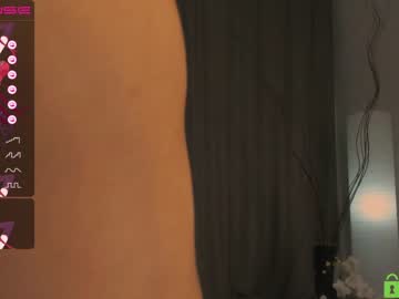 hot cam girl naiamo image #2045940