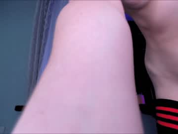 hot cam girl littlee33 image #3368395