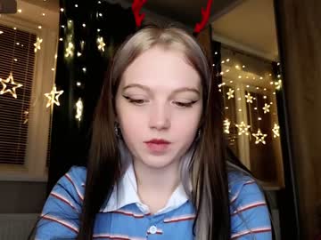 hot cam girl small_blondee image #3976431