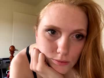 hot cam girl holliann0323 image #2600520