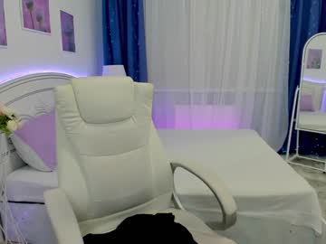 hot cam girl emmika_ image #2671390