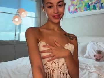 hot cam girl cuteelsa_ image #4154972