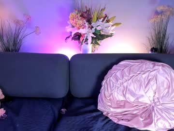 hot cam girl littlee33 image #2476568