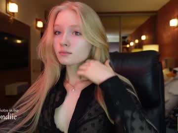 hot cam girl bestblondiiecb image #2394595