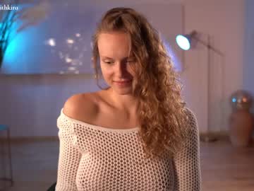 hot cam girl chillwithkira image #2829108