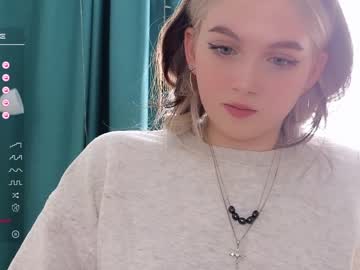hot cam girl small_blondee image #3600897