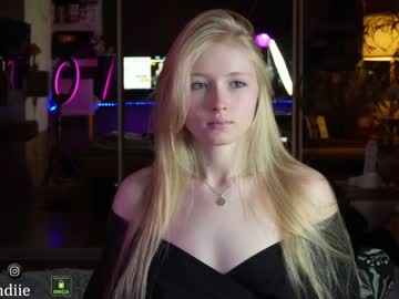 hot cam girl bestblondiiecb image #3837458