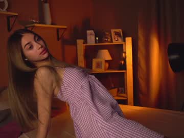 hot cam girl cuteelsa_ image #3901727