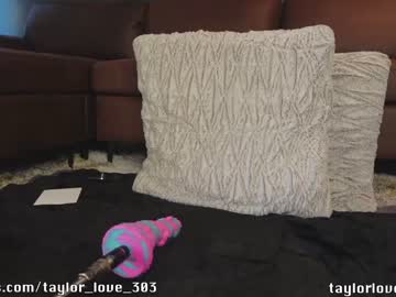 hot cam girl taylor_love_303 image #2913110