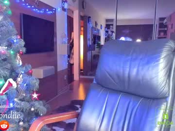 hot cam girl bestblondiiecb image #2289455