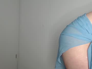 hot cam girl sweat_mia image #2170403