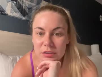 hot cam girl leannequeen113 image #1637030