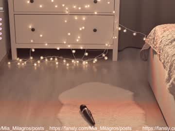 hot cam girl mia_milagros image #1732973
