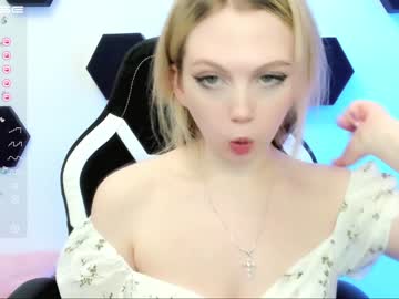 hot cam girl small_blondee image #2653359