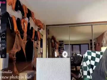 hot cam girl bestblondiiecb image #1991507
