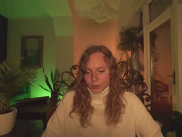 hot cam girl chillwithkira image #476717