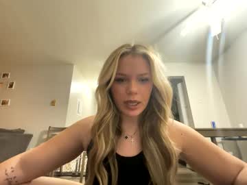 hot cam girl maeveraes image #4693451