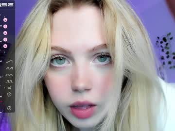 hot cam girl small_blondee image #2615759
