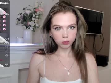 hot cam girl small_blondee image #1834433