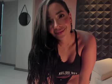 emiliabaker_ hot cam