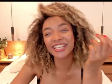 hot cam girl kleogold_1 image #1919010