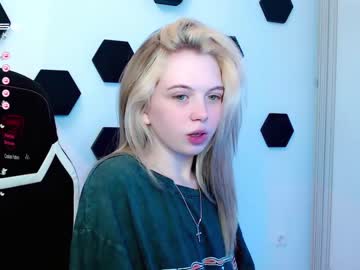 hot cam girl small_blondee image #2831576