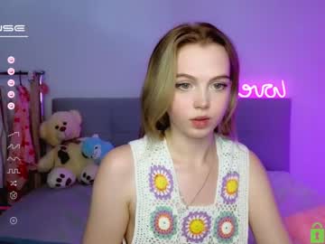 hot cam girl small_blondee image #3113698