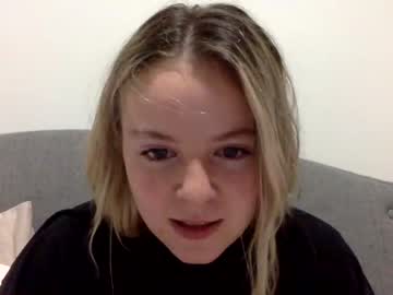 hot cam girl blondiecollegebabe image #458242