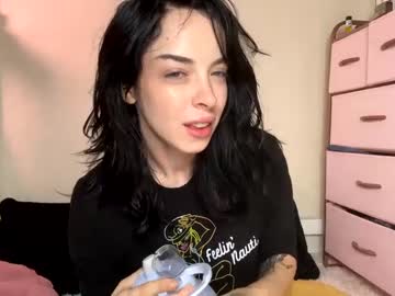 hot cam girl bearbaddie image #3031699
