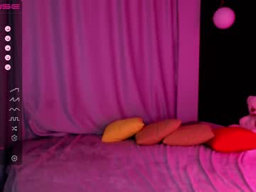 hot cam girl small_blondee image #1645132