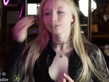 hot cam girl bestblondiiecb image #3817842