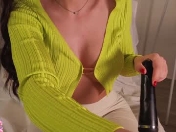 hot cam girl ericamiracle15 image #4528886
