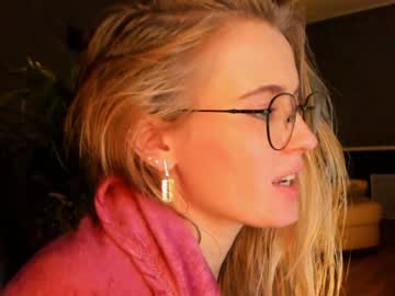 hot cam girl linellali image #1936176