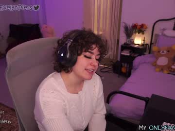 hot cam girl evelynpiers image #2019436