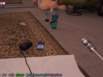 hot cam girl evelynpiers image #2878000