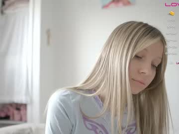 hot cam girl pureangeldolores image #3983674