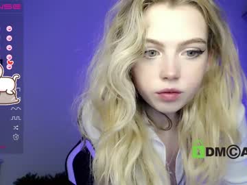 hot cam girl small_blondee image #2398062