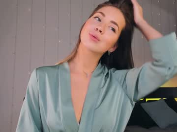 hot cam girl emmi_rosee image #3883682