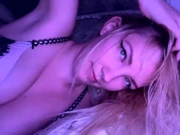 hot cam girl mariah95 image #3216768
