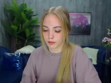 crazzychicks2 hot cam