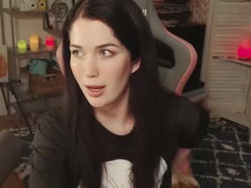hot cam girl evelynclaire image #4035955
