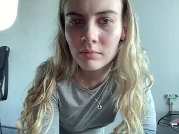 hot cam girl princesslillyann image #3985519