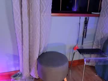 hot cam girl littlee33 image #1879005