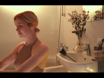 hot cam girl luna_ai image #1395525
