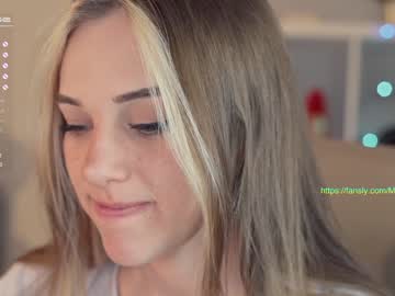 hot cam girl mia_milagros image #1382925