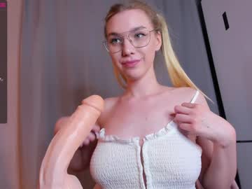 hot cam girl nerdy_freyua image #3338469
